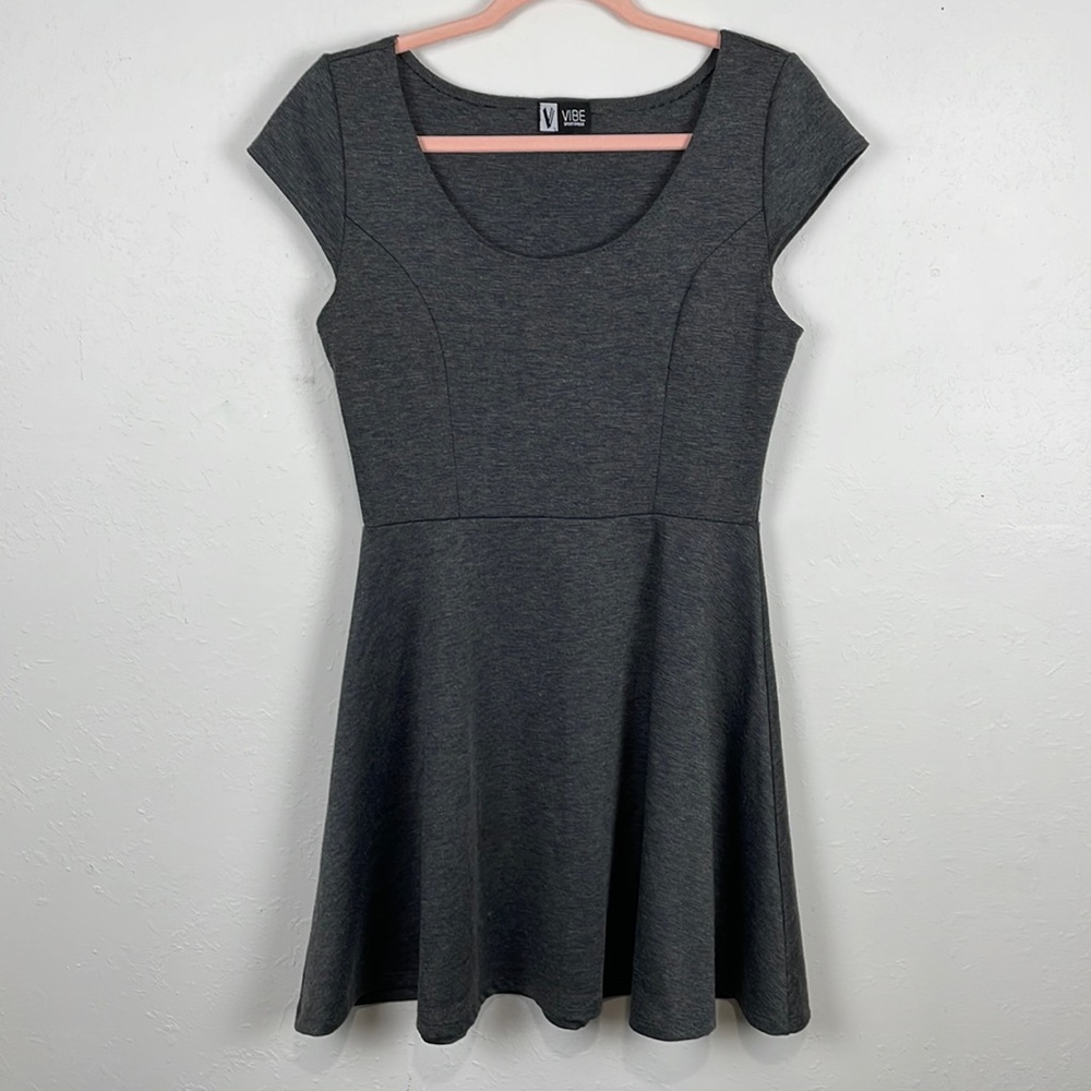Vibe sportswear Dress Size Large